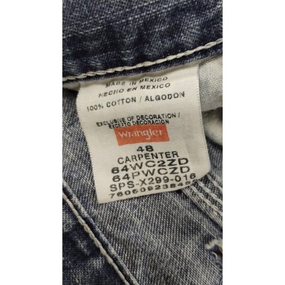 Wrangler Jean Shorts Mens 48 Blue Medium Wash Loose Belt Loop Worn Hem - Picture 11 of 12